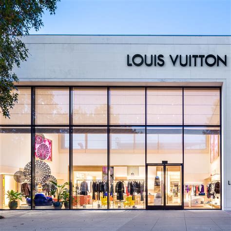 louis vuitton store dallas.